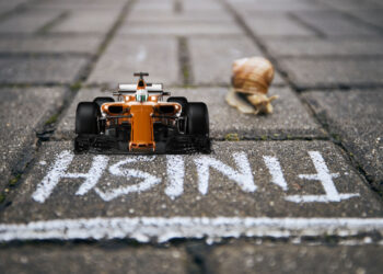 Interinali e film nuragici, click-day e Mr. Wolf: la legge Carrozzone non smette di stupire