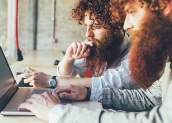 Dalle società gemelle alle aziende “fantasma” I punti oscuri dei Job Day di Aspal