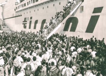 “Deu ci seu”, 20mila cuori rossoblù oltre il Tirreno: quando una partita di calcio diventò la battaglia di un popolo
