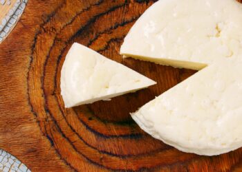 Così grandi caseari e burocrazia italica stanno annientando il Fiore sardo