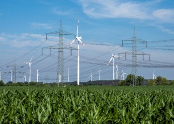 IL LIBRO / Barones de s’energia. Eolico, fotovoltaico, metano: l’assalto delle rinnovabili in Sardegna. Spiegato bene